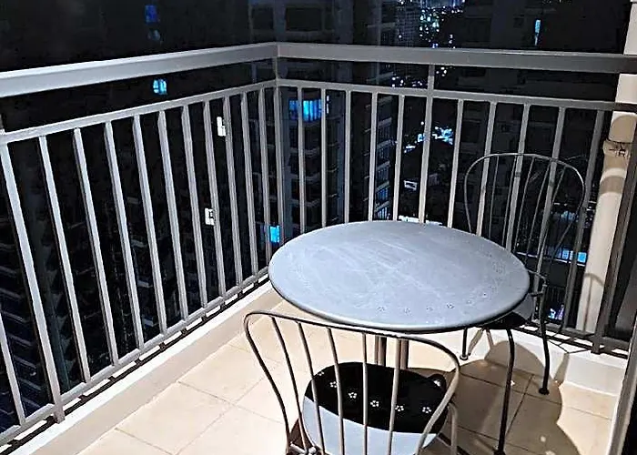 호텔 Solstice T2,makati Circuit Ayalamall Freepoolwifi 3*